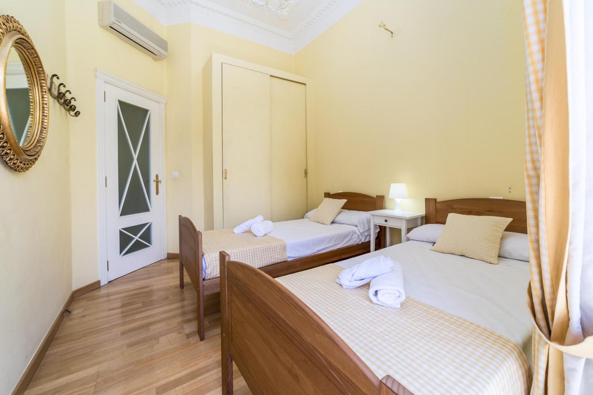 My Loft 4 You Gran Via Валенсия Экстерьер фото